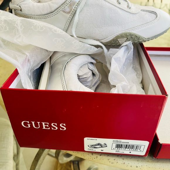 NEW! Guess sneaker, New - Picture 5 of 6
